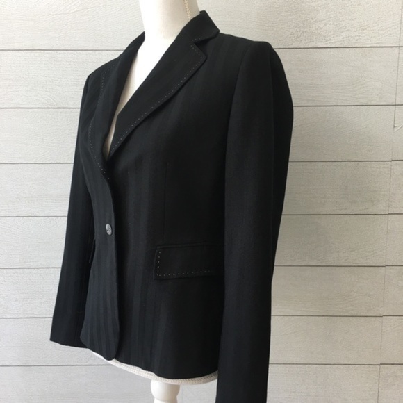 Tahari Blazer - Picture 2 of 6